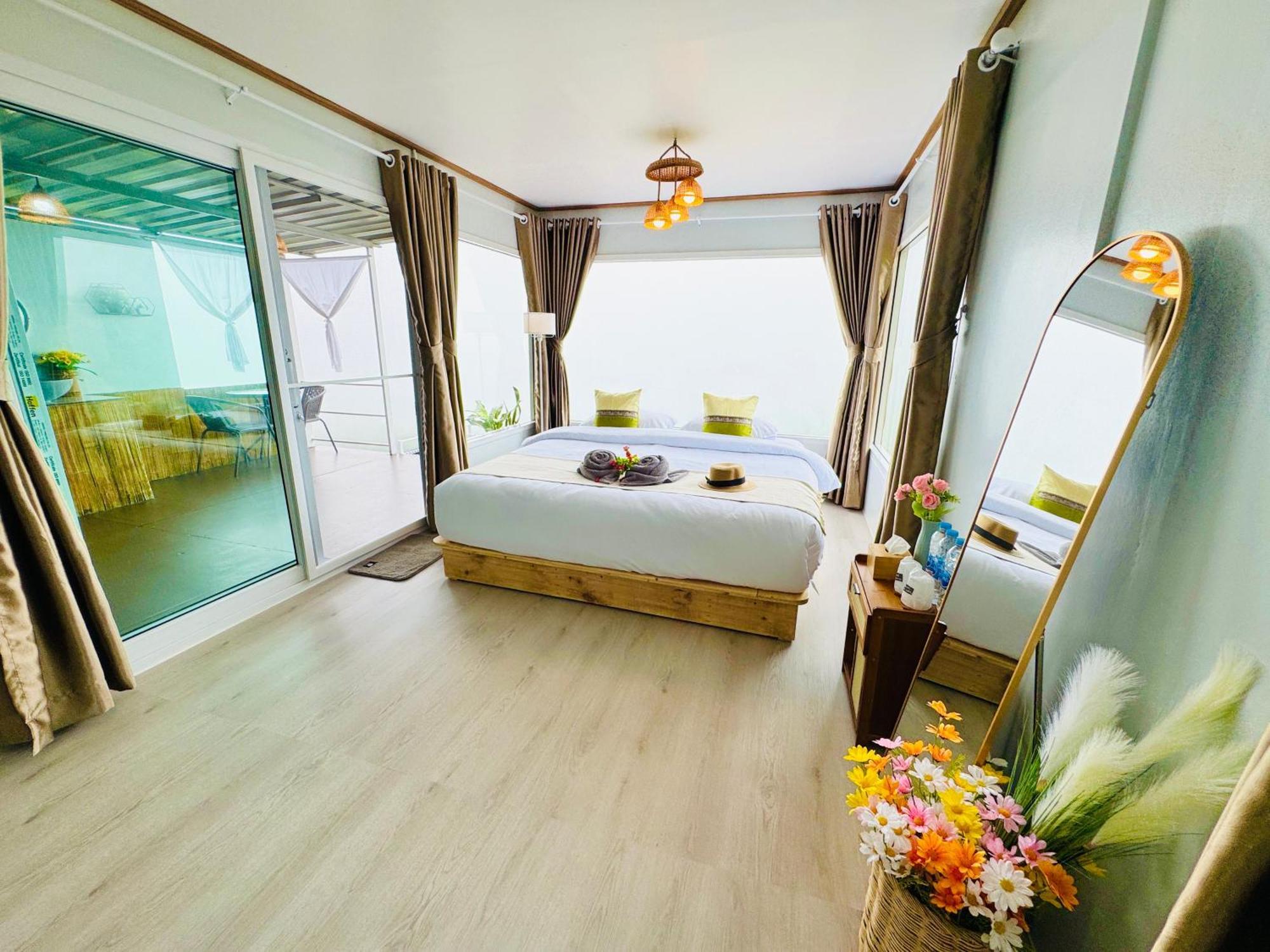 ชิวชิวแคมป์ ภูชี้ฟ้า Hotell Ban Huai Han Exteriör bild